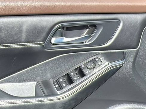 Used 2023 Nissan Rogue SV w/ SV Premium B Package FWD image 22