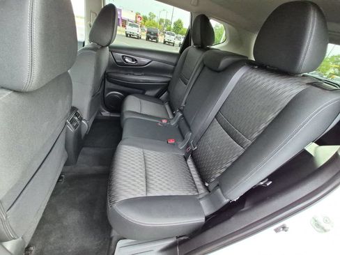 Used 2018 Nissan Rogue SV AWD/4WD image 22