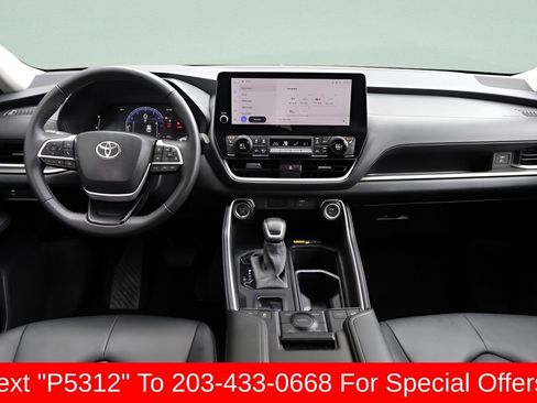 Certified 2025 Toyota Grand Highlander AWD image 32