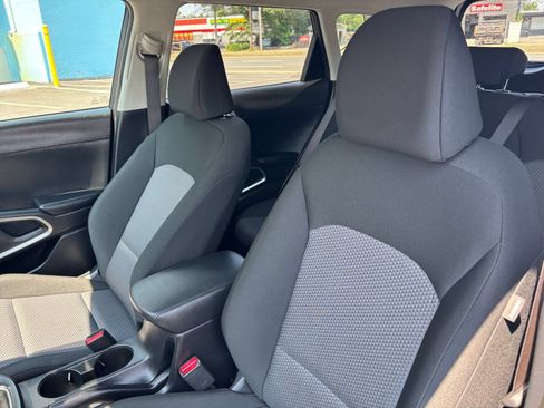 Used 2025 Kia Soul LX w/ LX Technology Package FWD image 31