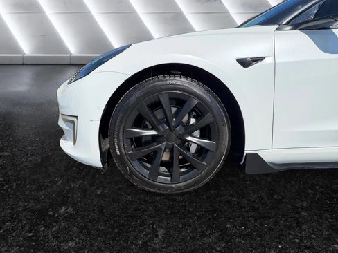 Used 2021 Tesla Model 3 Standard Range Plus RWD image 16