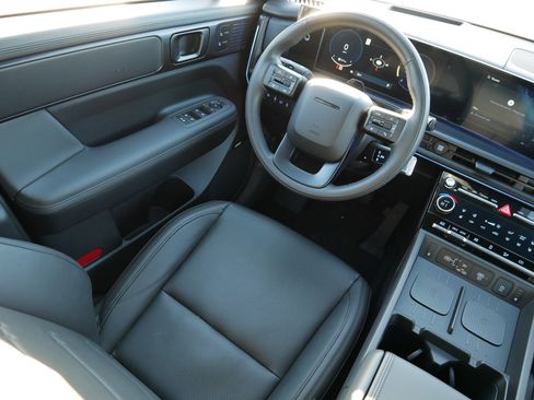 Used 2025 Hyundai Santa Fe Calligraphy image 9