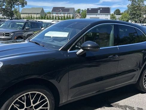Used 2017 Porsche Macan S AWD/4WD image 2