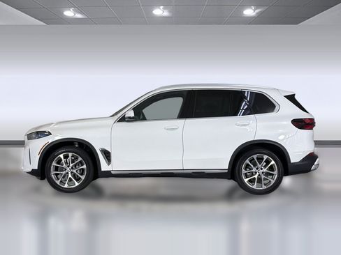 Used 2024 BMW X5 sDrive40i w/ Premium Package RWD image 2