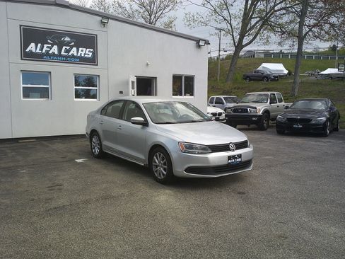 Used 2012 Volkswagen Jetta SE FWD image 3