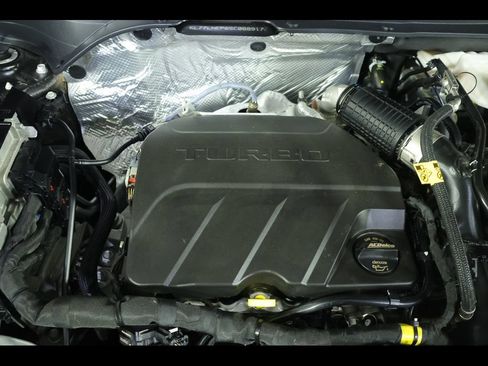 Used 2025 Chevrolet Trax LT w/ Driver Confidence Package FWD image 19