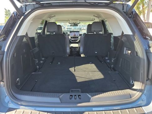 Used 2025 Ford Explorer Active w/ Active Comfort Package image 19