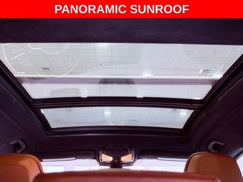 Used 2022 BMW X7 M50i image 10