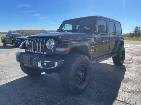 Used 2019 Jeep Wrangler Unlimited Sahara w/ Advanced Safety Group image 7
