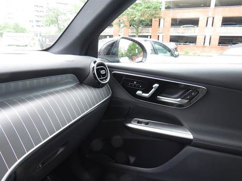 Used 2026 Mercedes-Benz GLC 300 4MATIC image 16