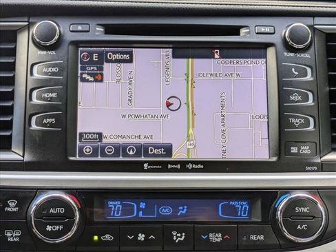 Used 2018 Toyota Highlander XLE image 12