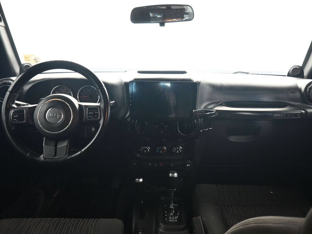 Used 2012 Jeep Wrangler Unlimited Sahara AWD/4WD image 27