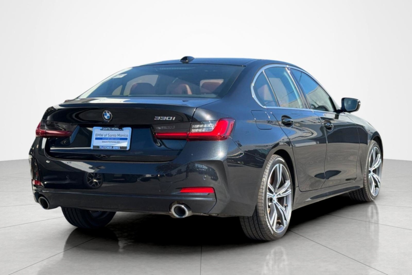 Used 2024 BMW 330i Sedan w/ Premium Package RWD image 5