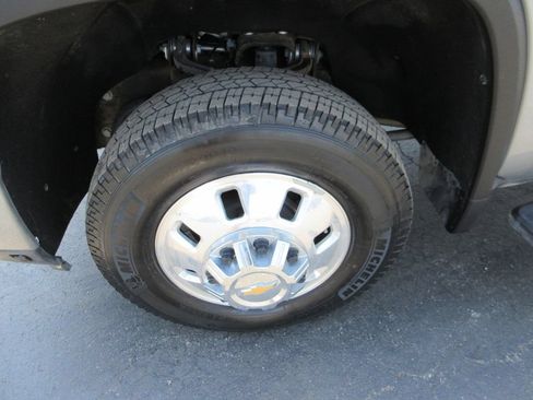 Used 2024 Chevrolet Silverado 3500 High Country w/ High Country Premium Package AWD/4WD image 16