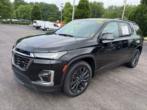 Used 2023 Chevrolet Traverse RS w/ LPO, Floor Liner Package AWD/4WD image 9