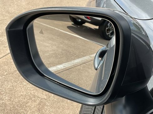 Used 2025 Nissan Rogue SV image 11