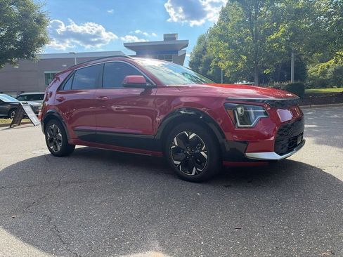 Used 2023 Kia Niro Wind FWD image 2