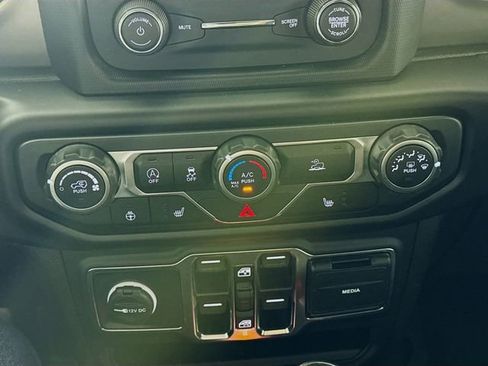 Used 2020 Jeep Gladiator Sport w/ Quick Order Package 24S image 15