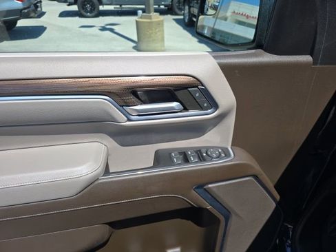 Used 2022 Chevrolet Silverado 1500 RST image 12