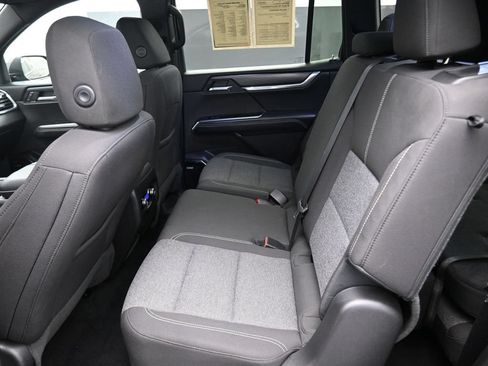 Used 2025 GMC Acadia Elevation FWD image 10