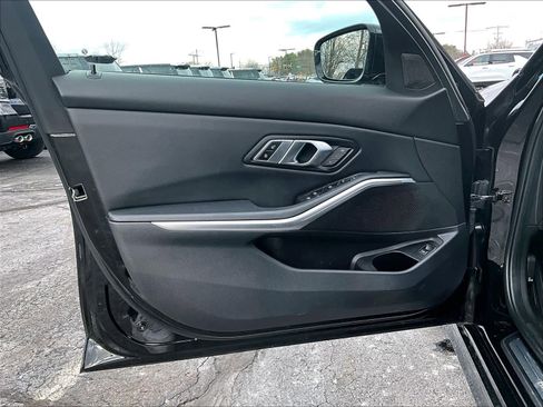 Used 2022 BMW 330i xDrive Sedan w/ Driving Assistance Package image 9