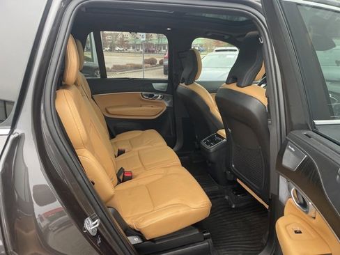 Certified 2024 Volvo XC90 B6 Ultimate w/ Protection Package Premier image 13