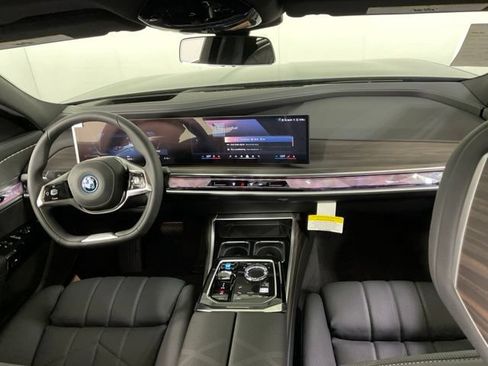 Certified 2024 BMW i7 xDrive60 AWD/4WD image 19