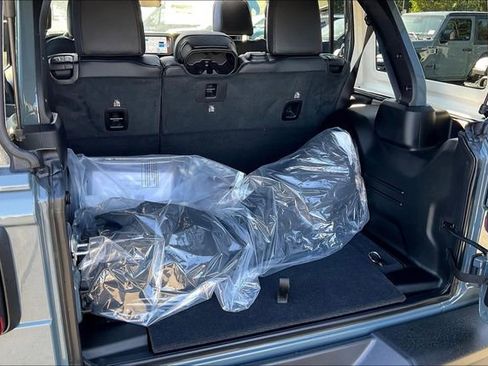 New 2025 Jeep Wrangler Unlimited Rubicon 392 image 23