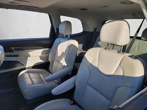 Used 2021 Kia Telluride EX w/ EX Premium Package FWD image 14