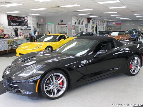 Used 2016 Chevrolet Corvette Stingray Convertible w/ 2LT Preferred Equipment Group image 6