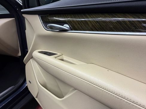 Used 2019 Cadillac XT5 FWD image 34