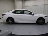 Used 2023 Toyota Camry SE image 2