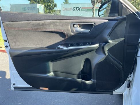 Used 2016 Toyota Camry XSE w/ Moonroof Package image 26