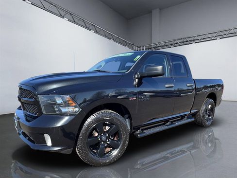 Used 2017 RAM 1500 Express w/ Black Ram 1500 Express Group image 24