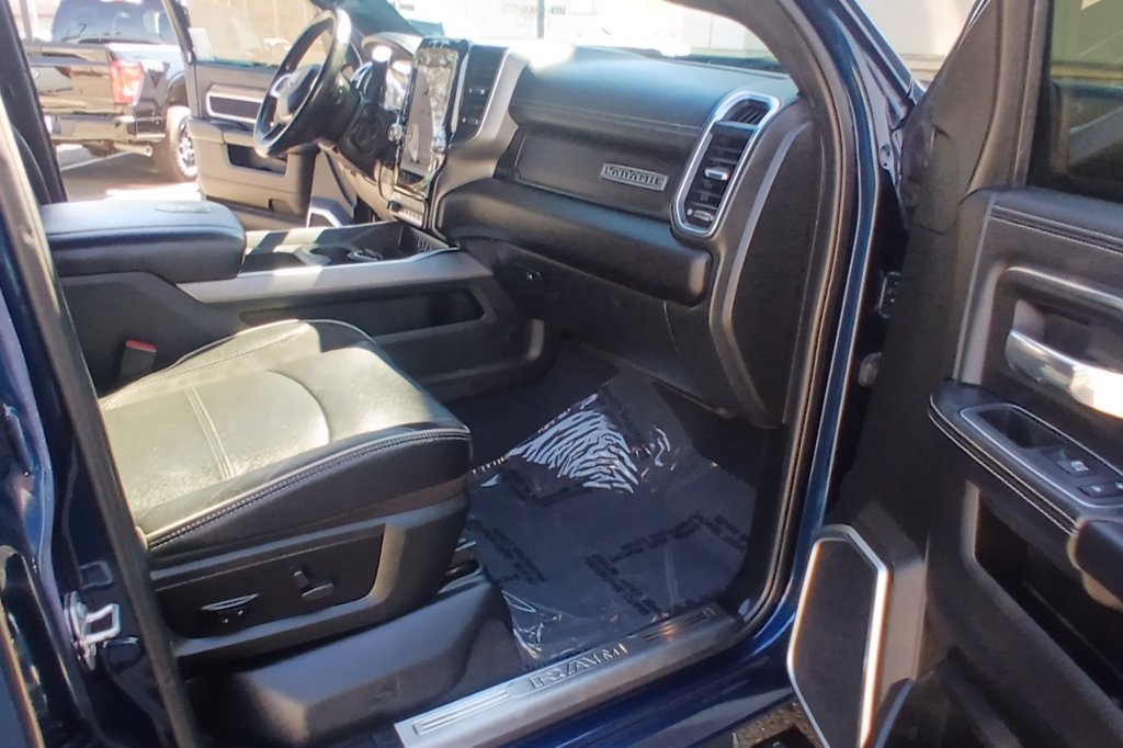 Used 2022 RAM 2500 Laramie w/ Night Edition AWD/4WD image 15