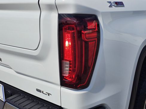 Used 2024 GMC Sierra 1500 SLT w/ SLT Premium Plus Package AWD/4WD image 10