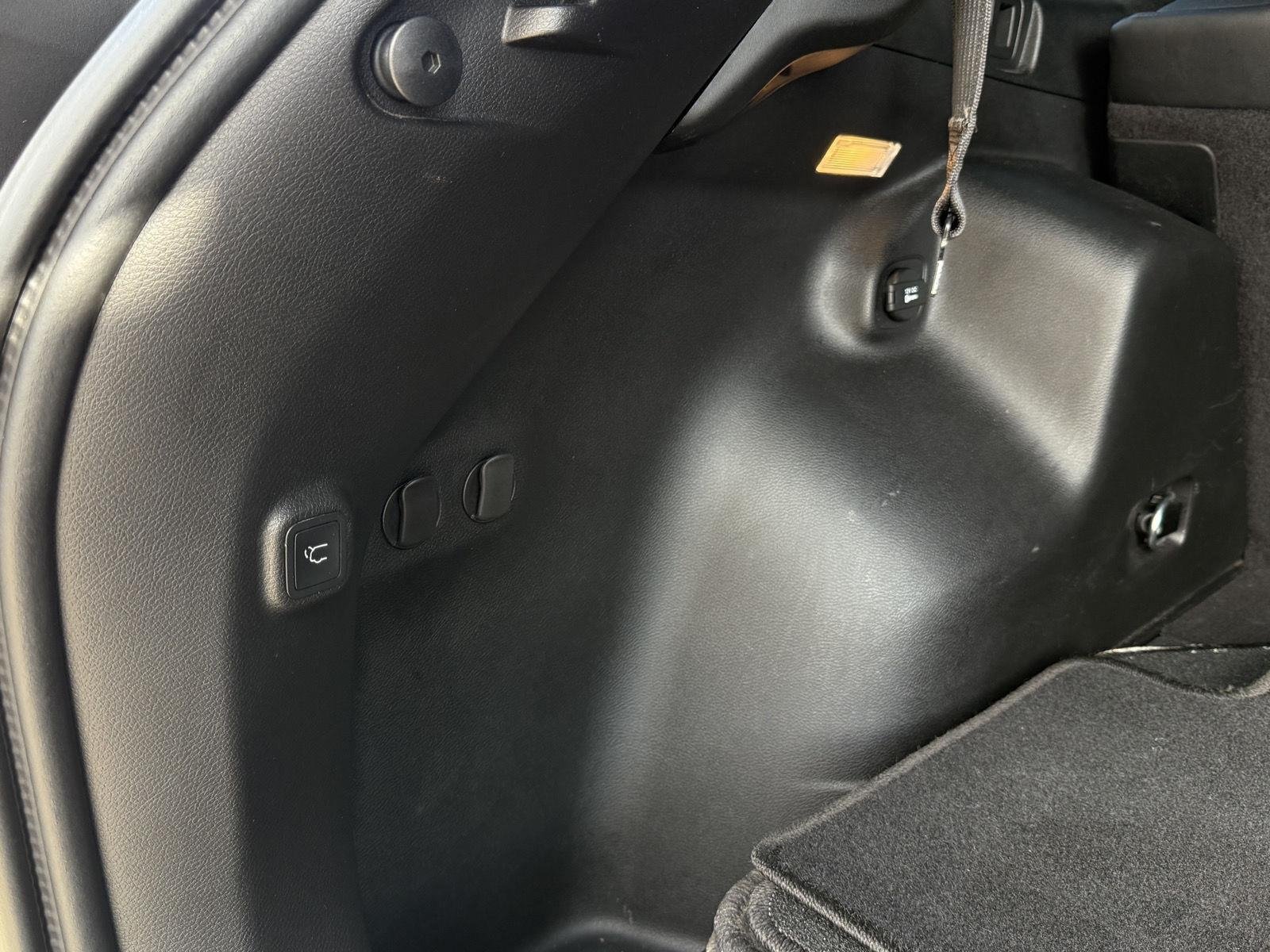 Used 2019 Jeep Cherokee High Altitude AWD/4WD image 19