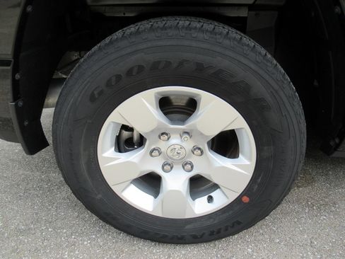 Used 2021 RAM 1500 Big Horn AWD/4WD image 5
