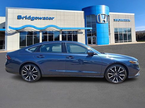 Used 2023 Honda Accord Touring image 7