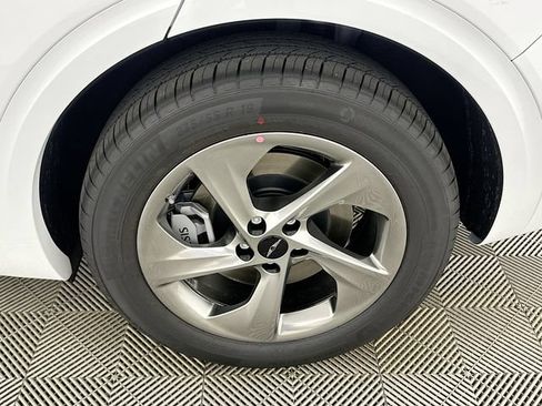 Certified 2026 Genesis GV70 2.5T Select AWD/4WD image 19