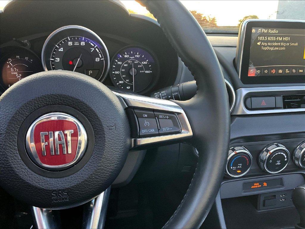 Used 2017 FIAT 124 Spider Classica RWD image 11