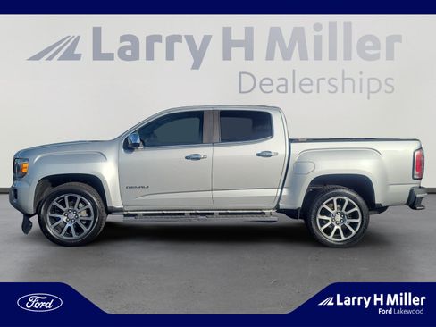 Used 2018 GMC Canyon Denali image 2