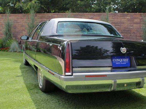 Used 1996 Cadillac Fleetwood Brougham RWD image 25