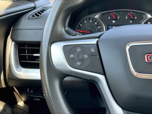 Used 2024 GMC Terrain SLE image 22