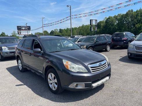 Used 2010 Subaru Outback 2.5i Limited image 8