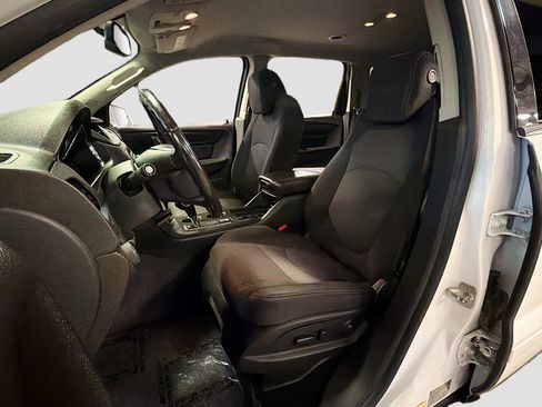 Used 2017 Chevrolet Traverse LT image 13
