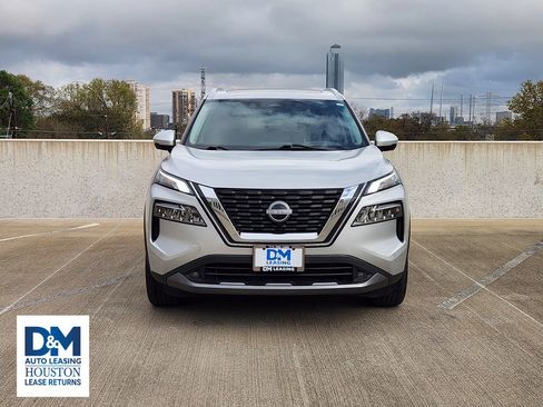 Used 2022 Nissan Rogue SL w/ SL Premium Package image 2