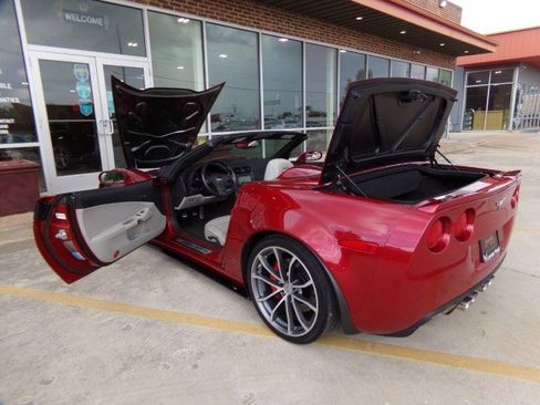 Used 2013 Chevrolet Corvette 427 w/ 1SB Preferred Equipment Group RWD image 16