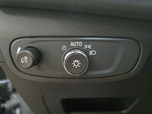 Used 2025 Chevrolet TrailBlazer LT AWD/4WD image 26