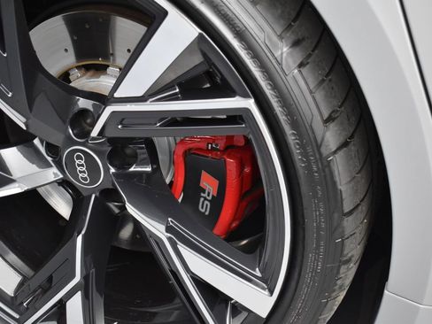 Used 2023 Audi RS 6 image 40